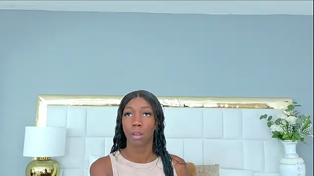 MadeleineHocker online show from 09/15/25, 12:16