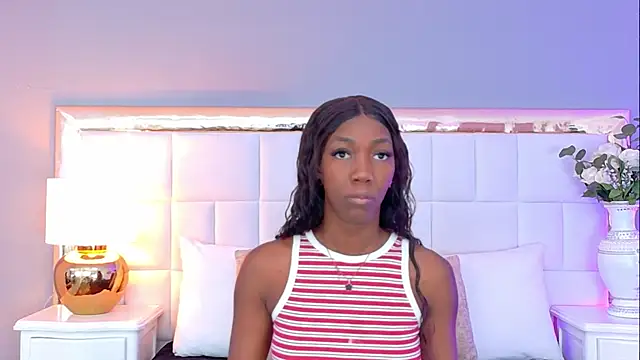 MadeleineHocker online show from 09/17/25, 12:18