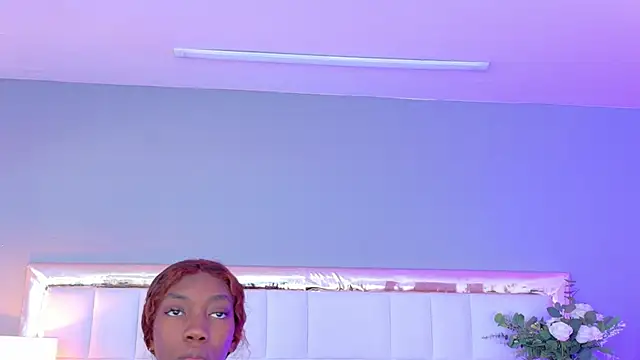 MadeleineHocker online show from 10/18/25, 01:01