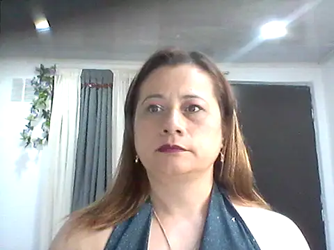 Snapshot of milagros_latina75 chatting on 10/28/25, 04:09 milagros latina75 online show from 10/28/25, 04:09