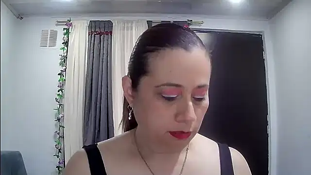 Snapshot of milagros_latina75 chatting on 11/09/25, 05:44 milagros latina75 online show from 11/09/25, 05:44