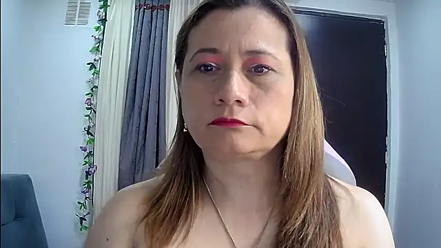 Snapshot of milagros_latina75 chatting on 11/14/25, 02:16 milagros latina75 online show from 11/14/25, 02:16