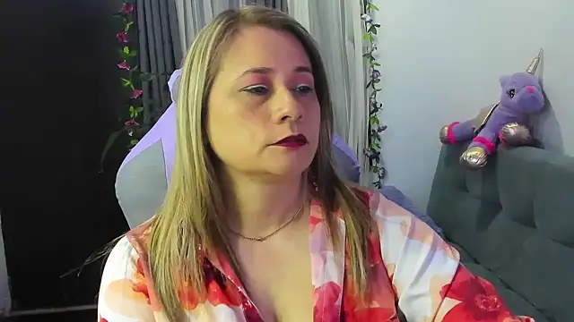 Snapshot of milagros_latina75 chatting on 12/02/25, 11:34 milagros latina75 online show from 12/02/25, 11:34