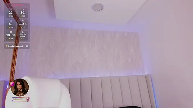 Snapshot of Tokio-Shuang chatting on 11/26/25, 10:11 Tokio-Shuang online show from 11/26/25, 10:11