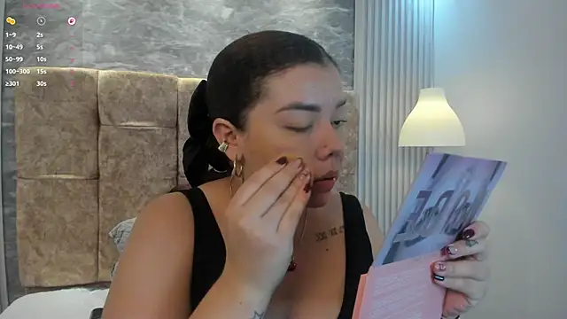 Snapshot of leilapons chatting on 11/14/25, 05:44 leilapons online show from 11/14/25, 05:44