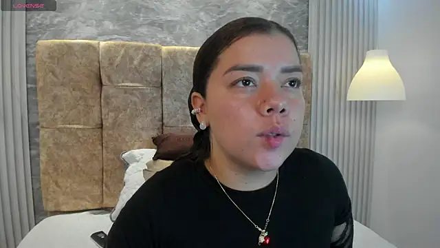 Snapshot of leilapons chatting on 11/21/25, 05:00 leilapons online show from 11/21/25, 05:00