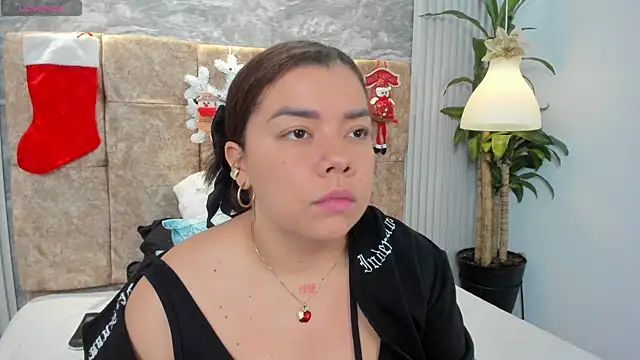 Snapshot of leilapons chatting on 12/05/25, 06:59 leilapons online show from 12/05/25, 06:59