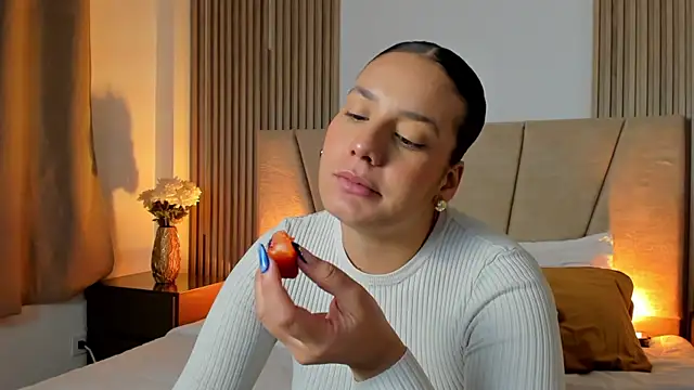 Rachell Jamess online show from 10/14/25, 03:40