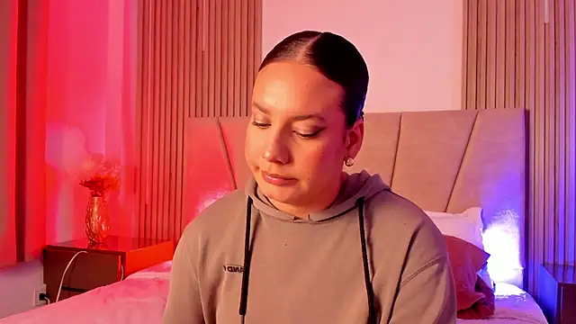 Rachell Jamess online show from 10/28/25, 03:43