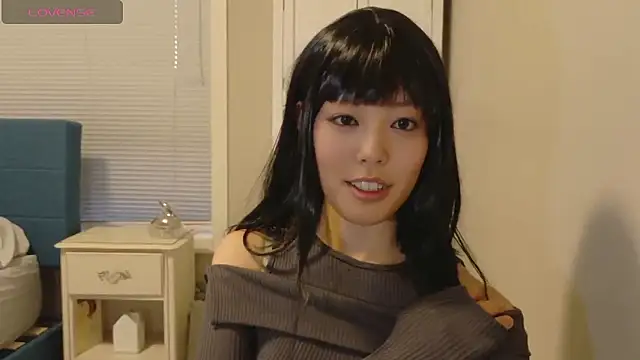 Snapshot of Nana_with chatting on 10/15/25, 01:28 Nana with online show from 10/15/25, 01:28