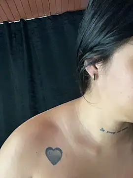 EVAH LEE  online show from 06/10/26, 04:01
