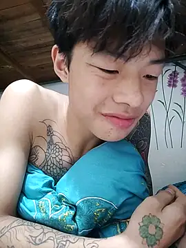 Snapshot of junjun1189 chatting on 11/06/25, 12:11 junjun1189 online show from 11/06/25, 12:11