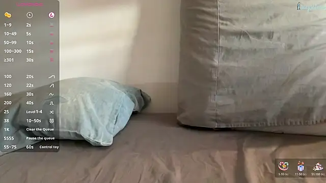 Snapshot of raynstars chatting on 11/16/25, 01:49 raynstars online show from 11/16/25, 01:49