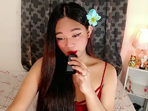 Malia cummer online show from 05/25/26, 12:33