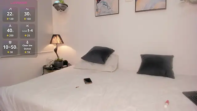 MiaCoopper online show from 10/09/25, 03:04