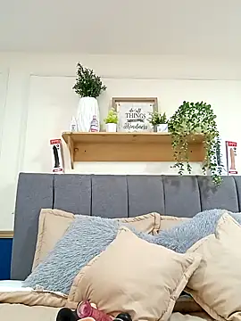 LilyCutee  online show from 09/17/25, 07:04
