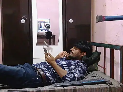 Snapshot of krishjaat43 chatting on 10/30/25, 04:03 krishjaat43 online show from 10/30/25, 04:03