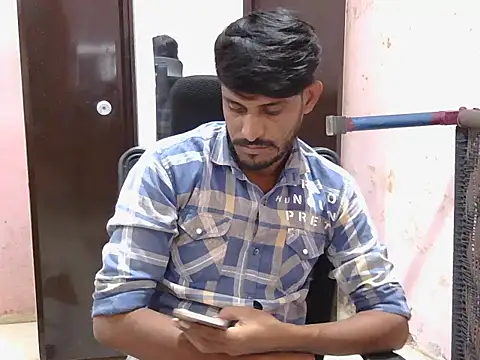 Snapshot of krishjaat43 chatting on 11/15/25, 07:21 krishjaat43 online show from 11/15/25, 07:21