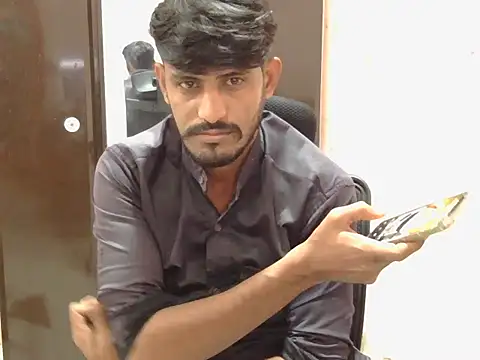 Snapshot of krishjaat43 chatting on 11/18/25, 04:39 krishjaat43 online show from 11/18/25, 04:39