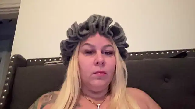 Snapshot of number1slut chatting on 11/27/25, 04:20 number1slut online show from 11/27/25, 04:20