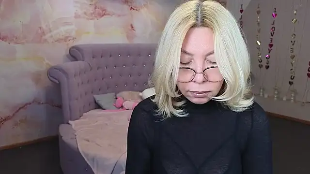 Wendy Waves online show from 10/05/25, 11:08