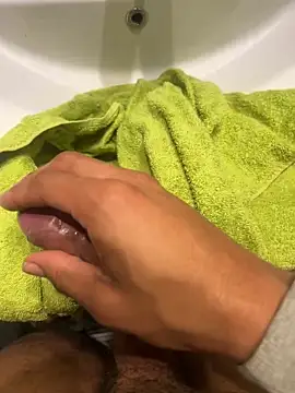 Snapshot of youyou933 chatting on 11/09/25, 09:02 youyou933 online show from 11/09/25, 09:02