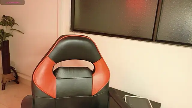 Hell Girll  online show from 11/17/25, 03:56