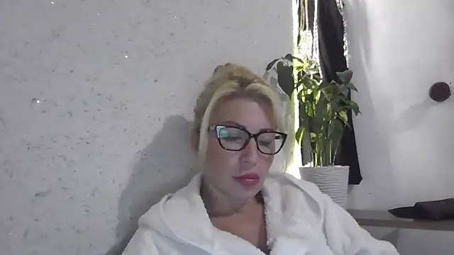 fox red lady7 online show from 10/08/25, 07:22