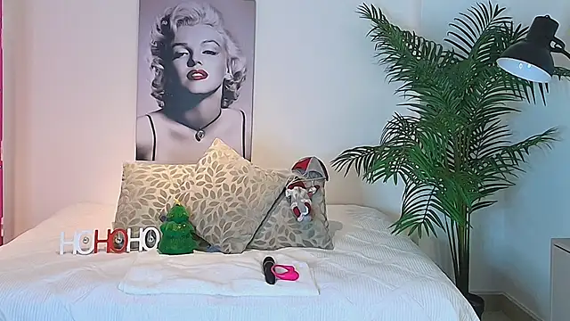 LUNAA    online show from 11/29/25, 03:53