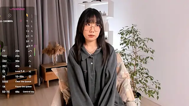 UdelaDodson online show from 11/29/25, 01:08