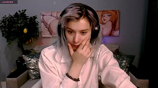 SophieAsh online show from 10/11/25, 07:29