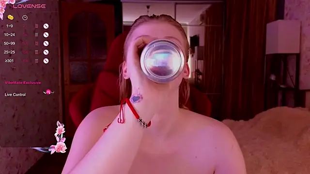 Snapshot of Jenny_Skinner20 chatting on 10/15/25, 03:12 Jenny Skinner20 online show from 10/15/25, 03:12