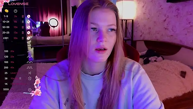 Snapshot of Jenny_Skinner20 chatting on 10/17/25, 02:30 Jenny Skinner20 online show from 10/17/25, 02:30