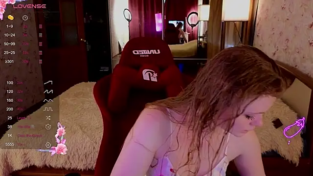 Snapshot of Jenny_Skinner20 chatting on 10/21/25, 01:01 Jenny Skinner20 online show from 10/21/25, 01:01