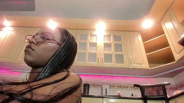 ReinaMiah online show from 11/07/25, 03:39