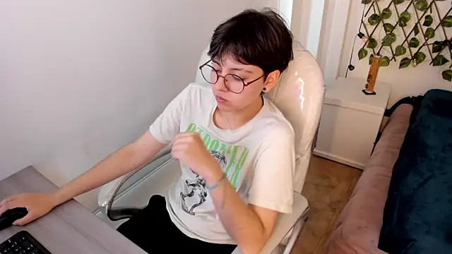 Nathaly ds online show from 11/13/25, 07:46