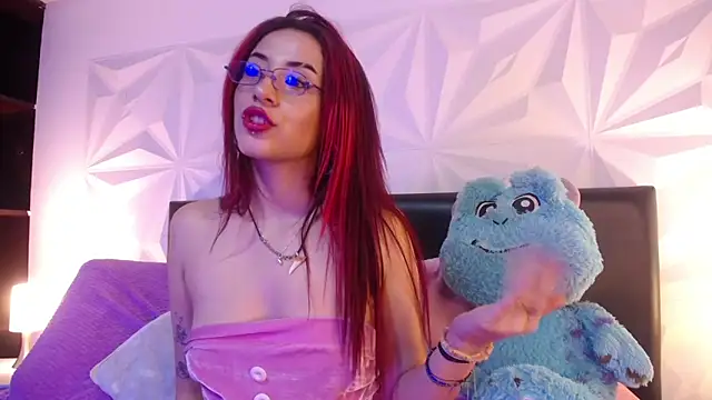 Mia Lou  online show from 09/15/25, 07:47