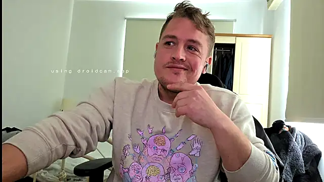 Snapshot of giovanotto47 chatting on 10/24/25, 01:18 giovanotto47 online show from 10/24/25, 01:18