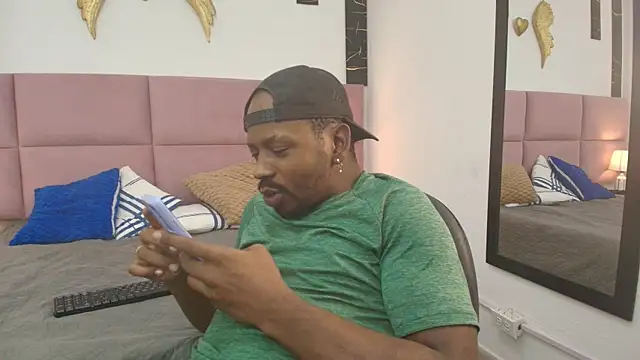 Snapshot of muller_asher chatting on 11/11/25, 03:28 muller asher online show from 11/11/25, 03:28