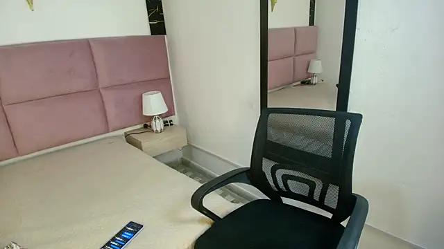 Snapshot of muller_asher chatting on 11/15/25, 03:26 muller asher online show from 11/15/25, 03:26