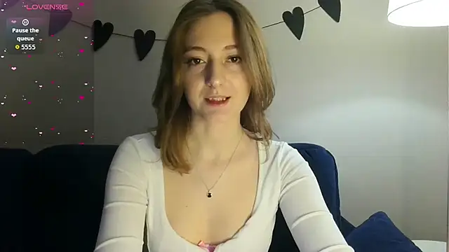 Snapshot of white_liillyy chatting on 02/14/26, 09:22 white liillyy online show from 02/14/26, 09:22