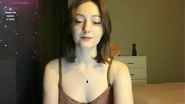 Snapshot of white_liillyy chatting on 02/21/26, 07:37 white liillyy online show from 02/21/26, 07:37