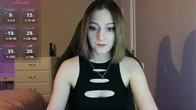 Snapshot of white_liillyy chatting on 06/13/26, 08:07 white liillyy online show from 06/13/26, 08:07