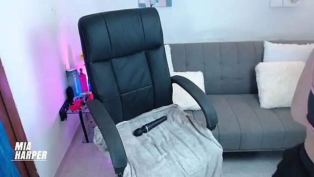 Mia HarperX  online show from 10/05/25, 03:38