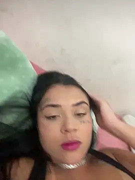 Snapshot of Babebommer chatting on 10/04/25, 02:42 Babebommer online show from 10/04/25, 02:42