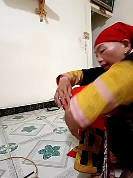 Snapshot of Exembin chatting on 09/13/25, 05:07 Exembin online show from 09/13/25, 05:07