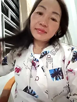 Snapshot of Exembin chatting on 09/24/25, 07:28 Exembin online show from 09/24/25, 07:28