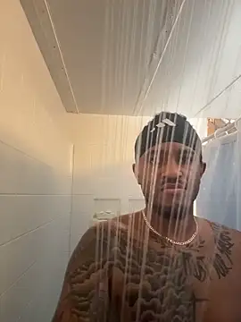 Snapshot of tyrek5051 chatting on 11/08/25, 06:51 tyrek5051 online show from 11/08/25, 06:51