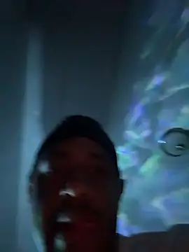 Snapshot of tyrek5051 chatting on 11/19/25, 04:34 tyrek5051 online show from 11/19/25, 04:34