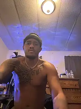 Snapshot of tyrek5051 chatting on 11/27/25, 08:38 tyrek5051 online show from 11/27/25, 08:38